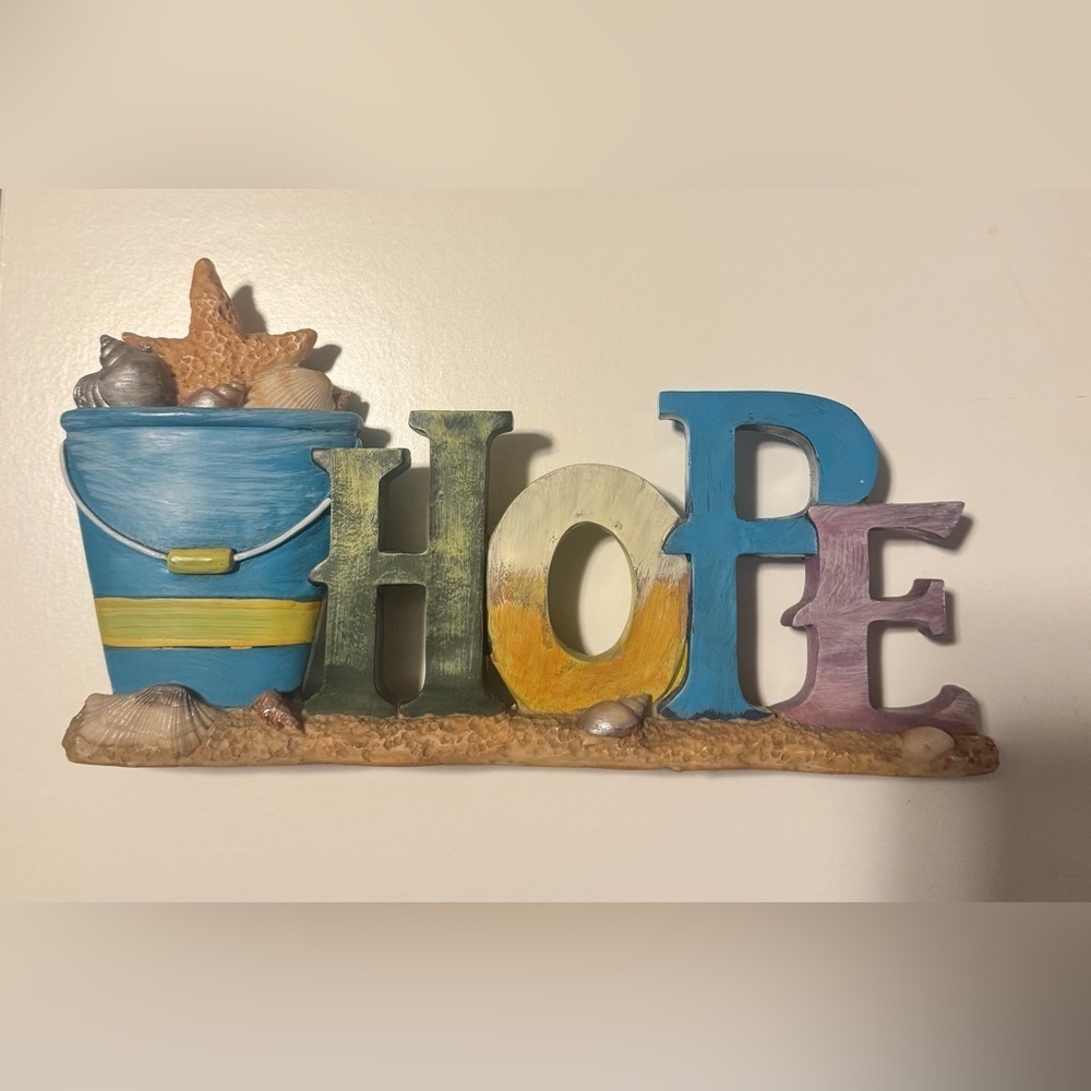 Colorful 'Hope' bathroom decoration